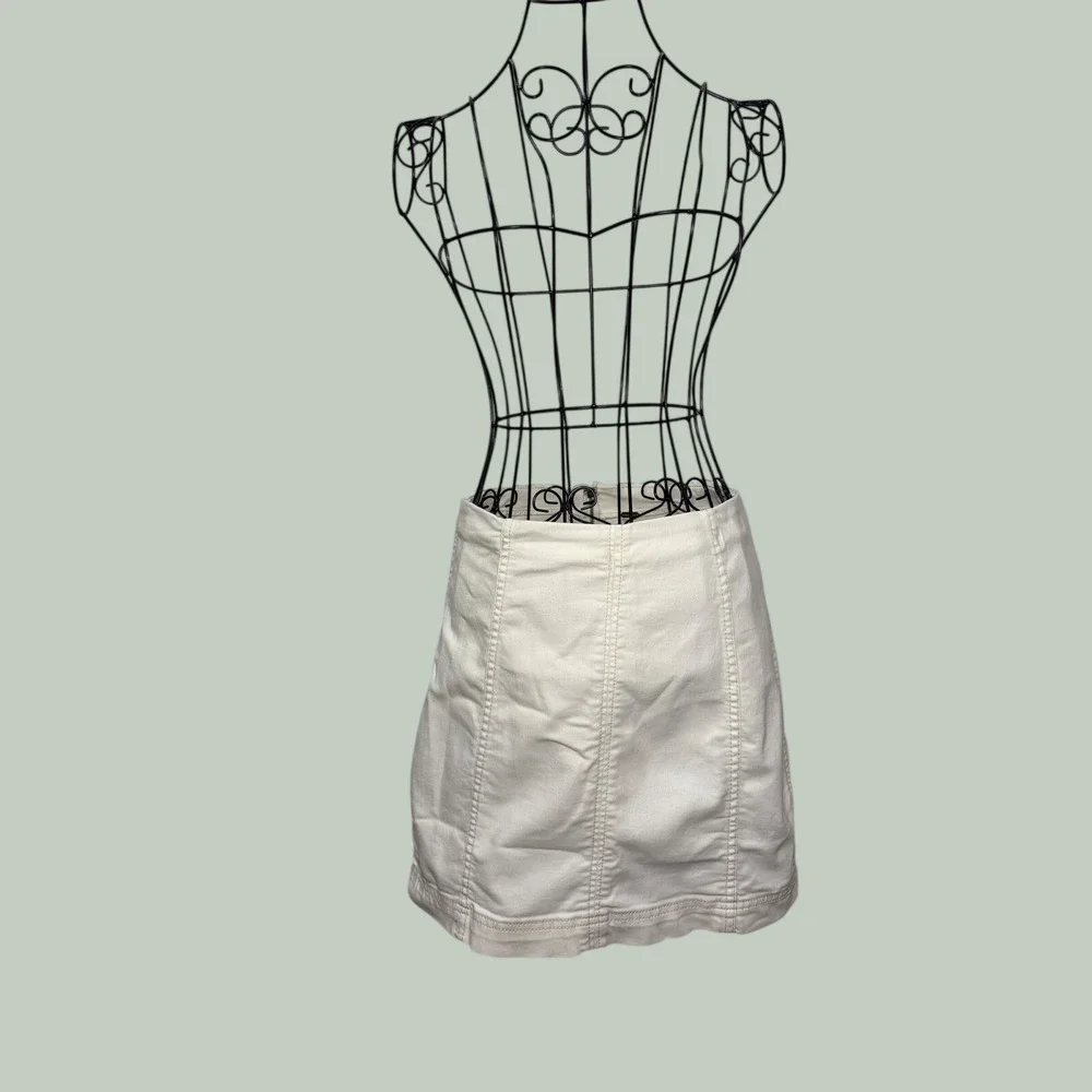 Free People Modern Femme Denim Mini Skirt Off White Cream Size 8 Seamed Zip Back